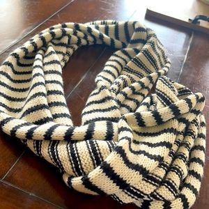 Loop around black and white scarf
